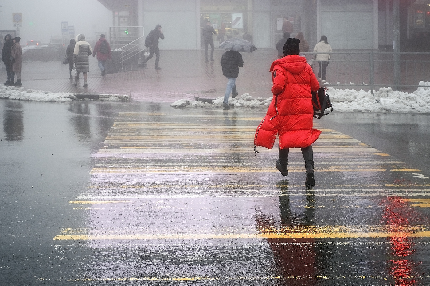 На красный...