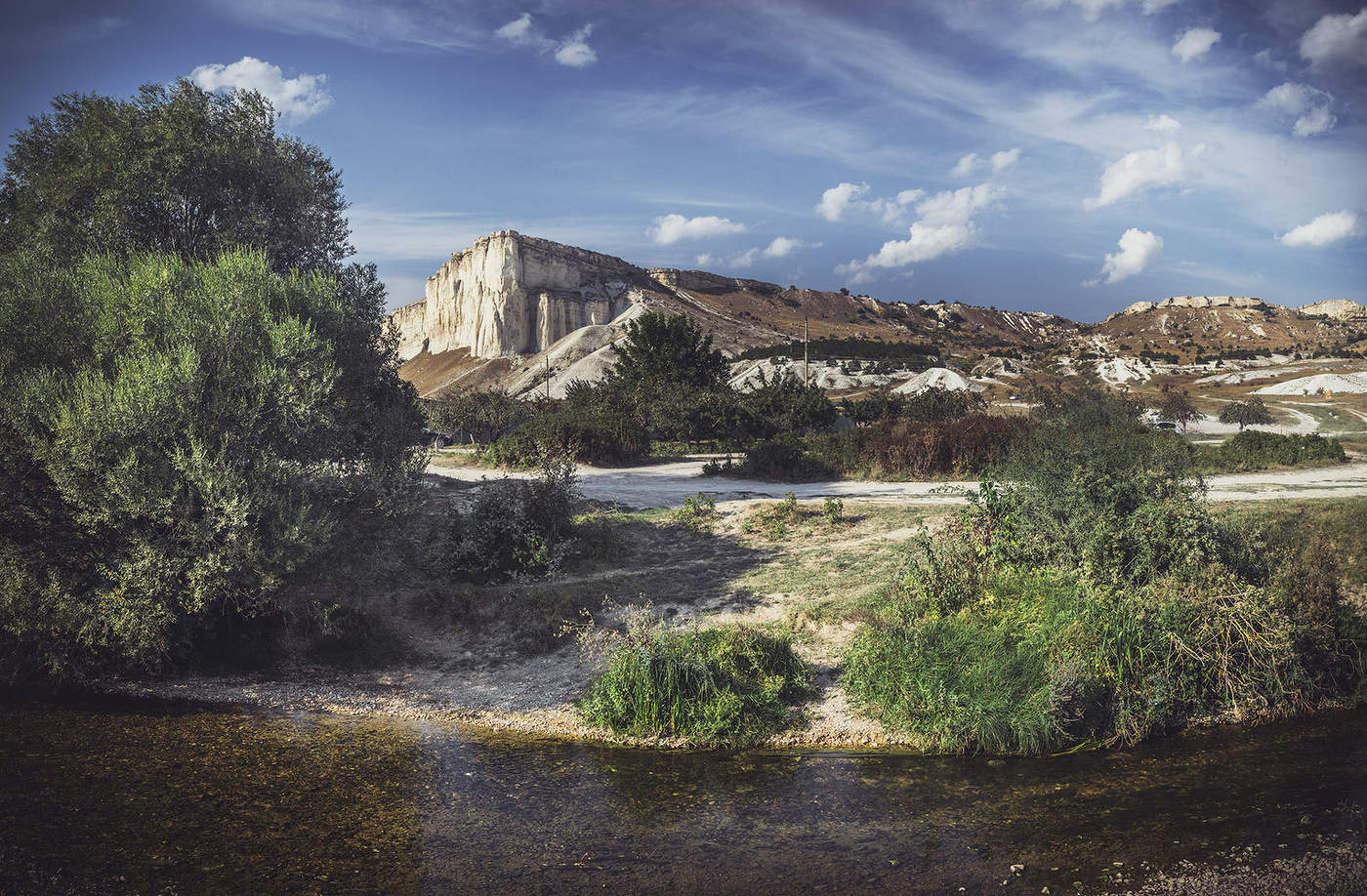 Белая скала.