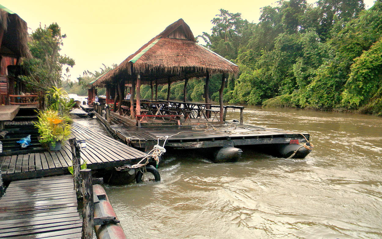 Сплав на плоту по реке Квай