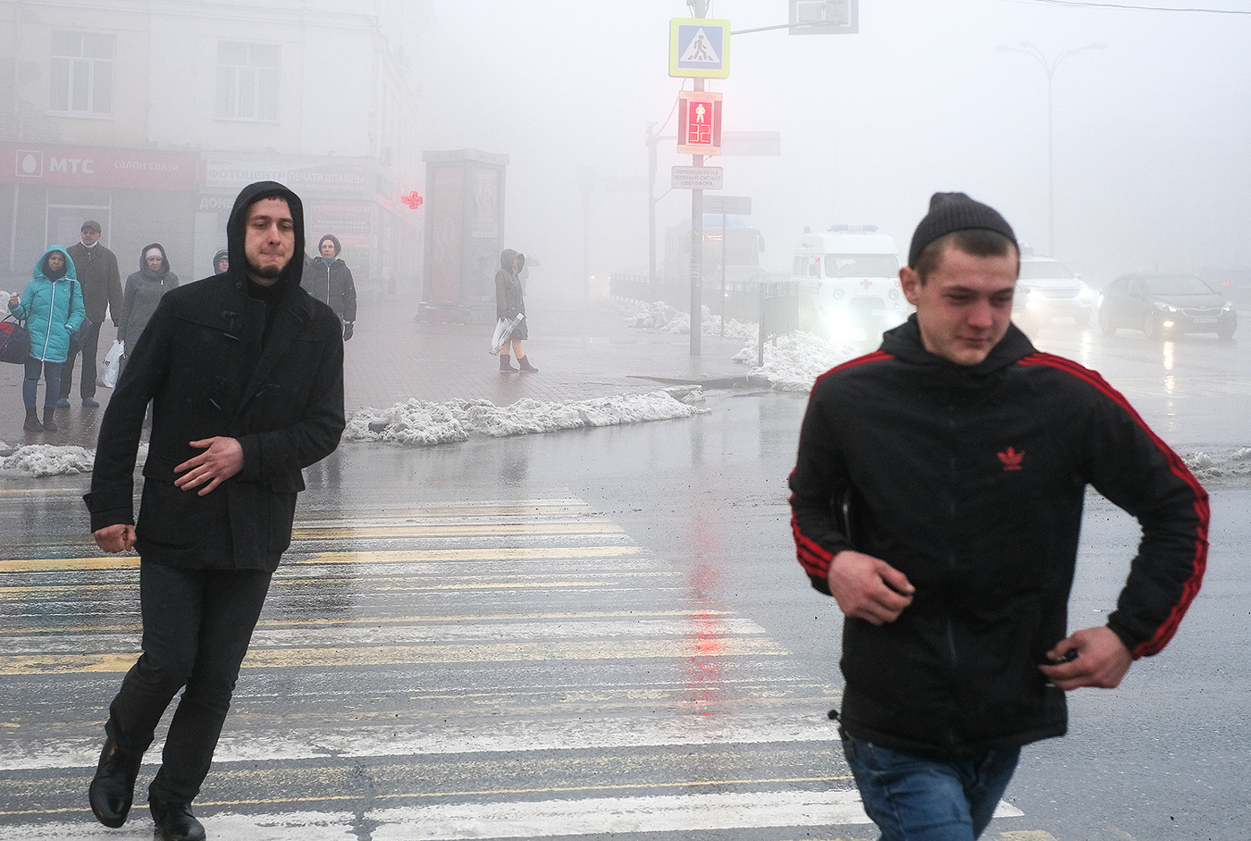 На красный...