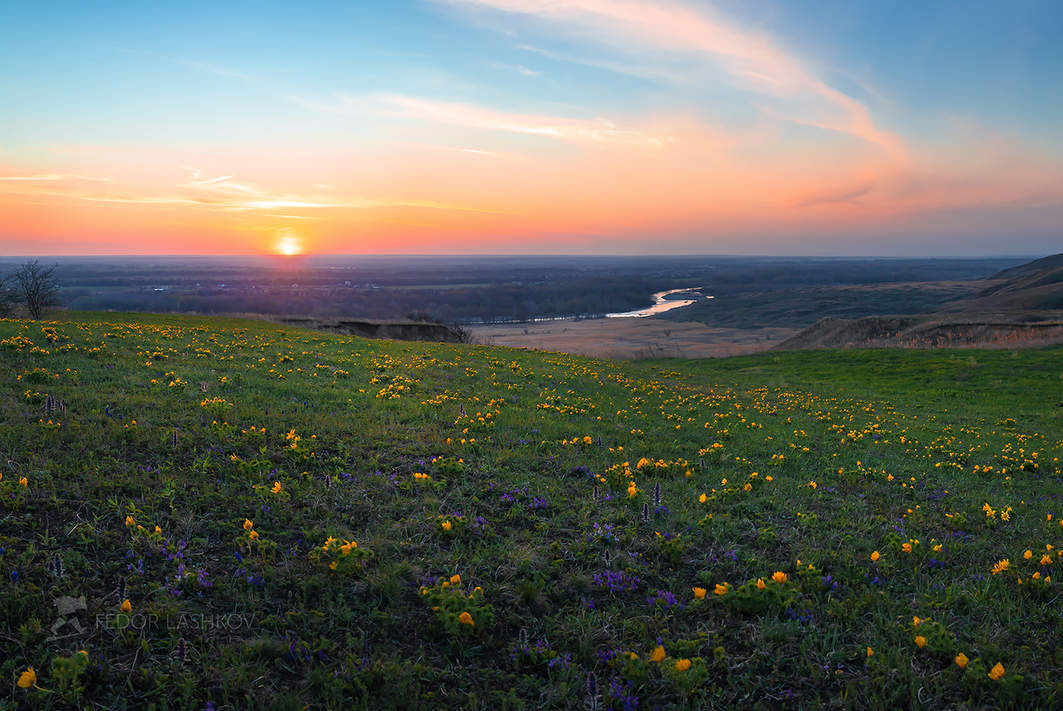 Затихает закат
