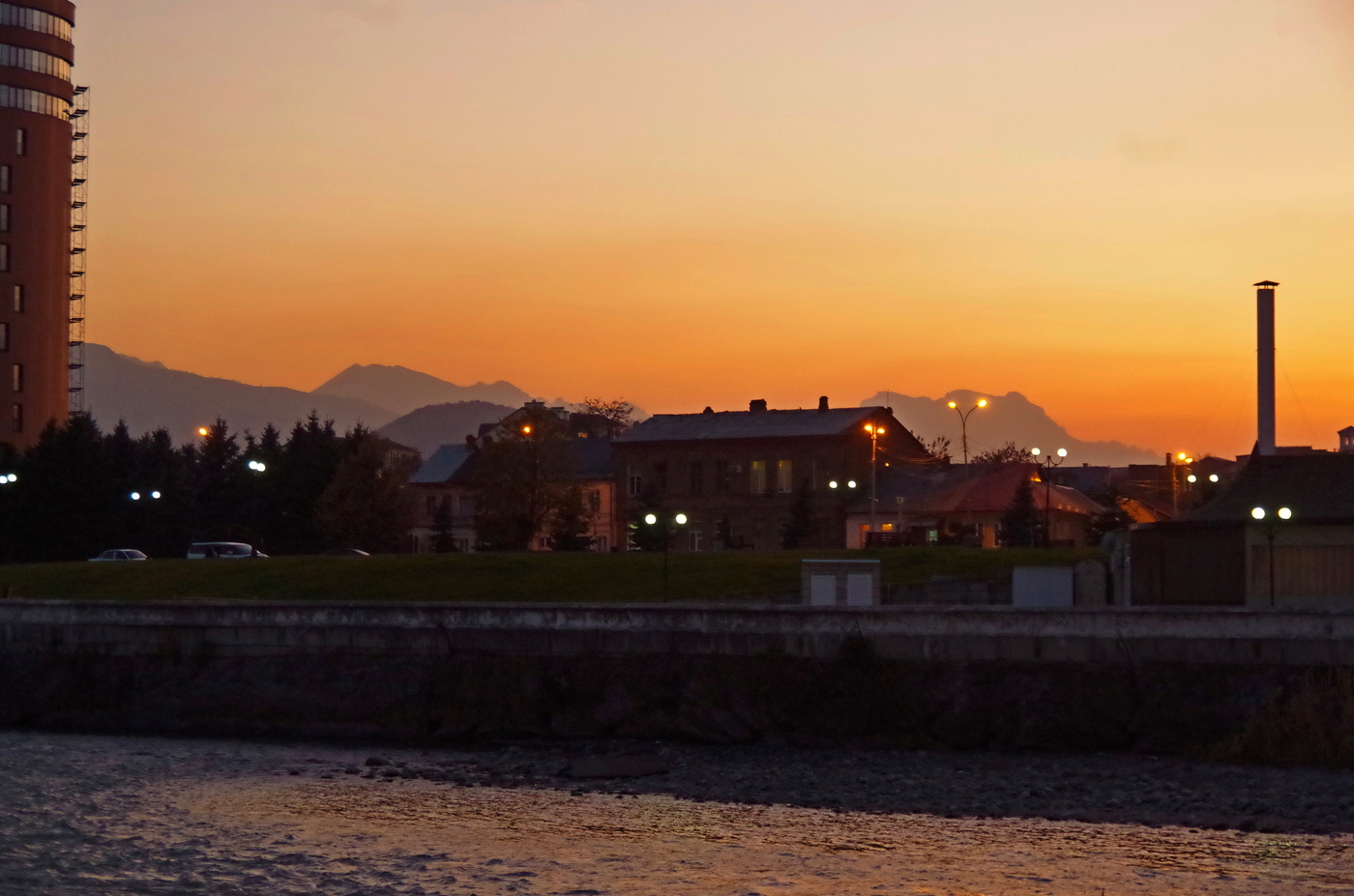 К перемене погоды, а может - нет.