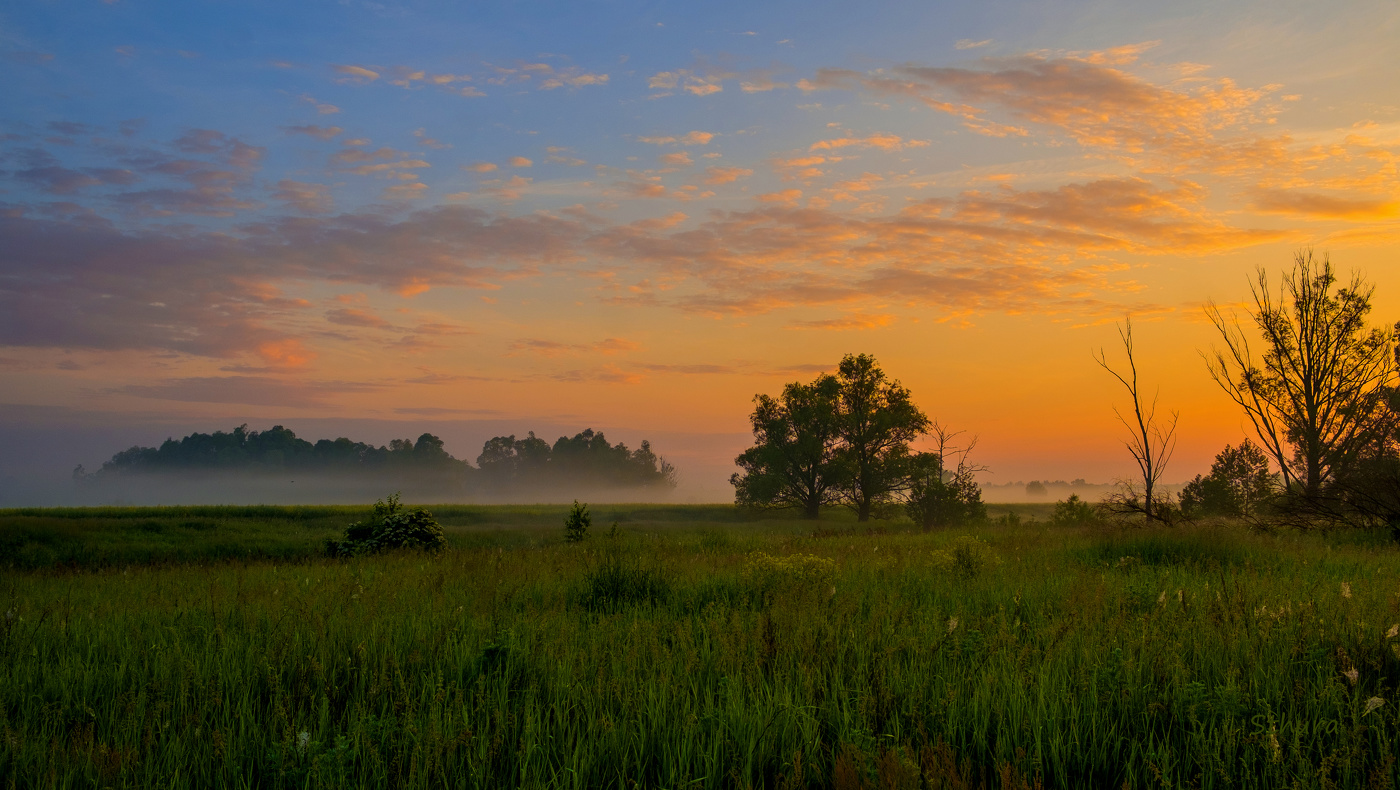 На рассвете.