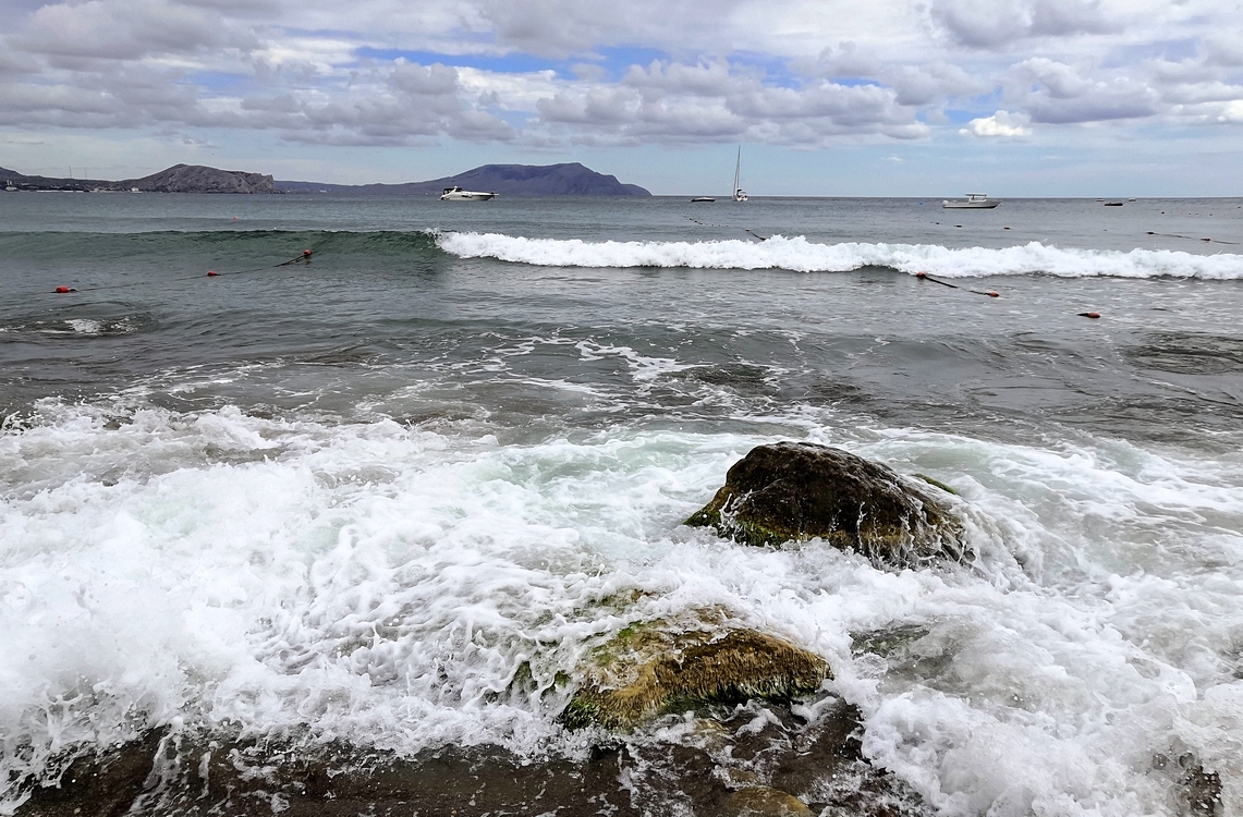 Хмуро на море...