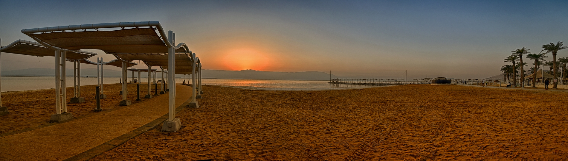 Восход на Мертвом море