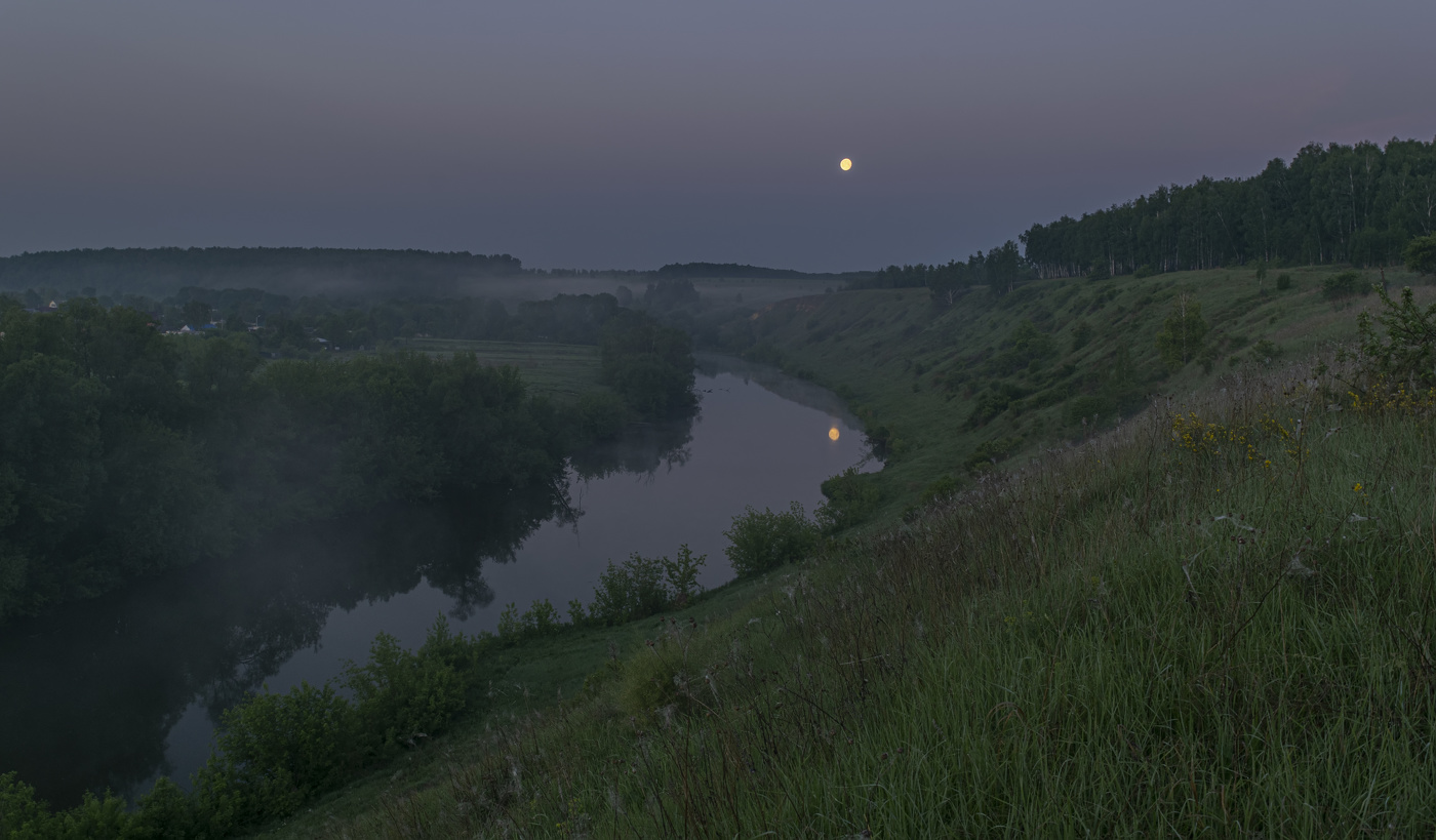 в предрассветный час