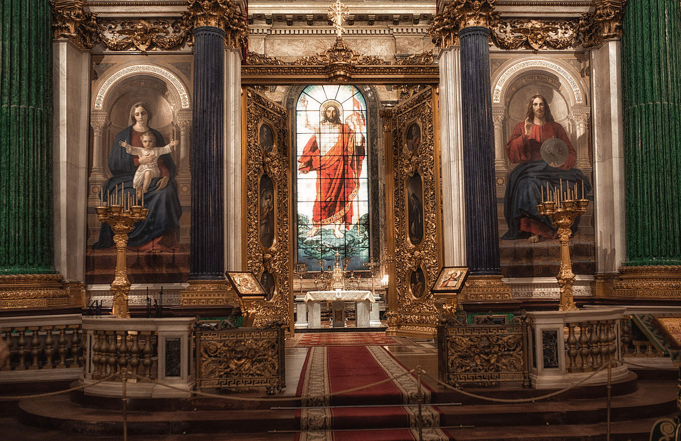 Витраж. Алтарь Вознесения.