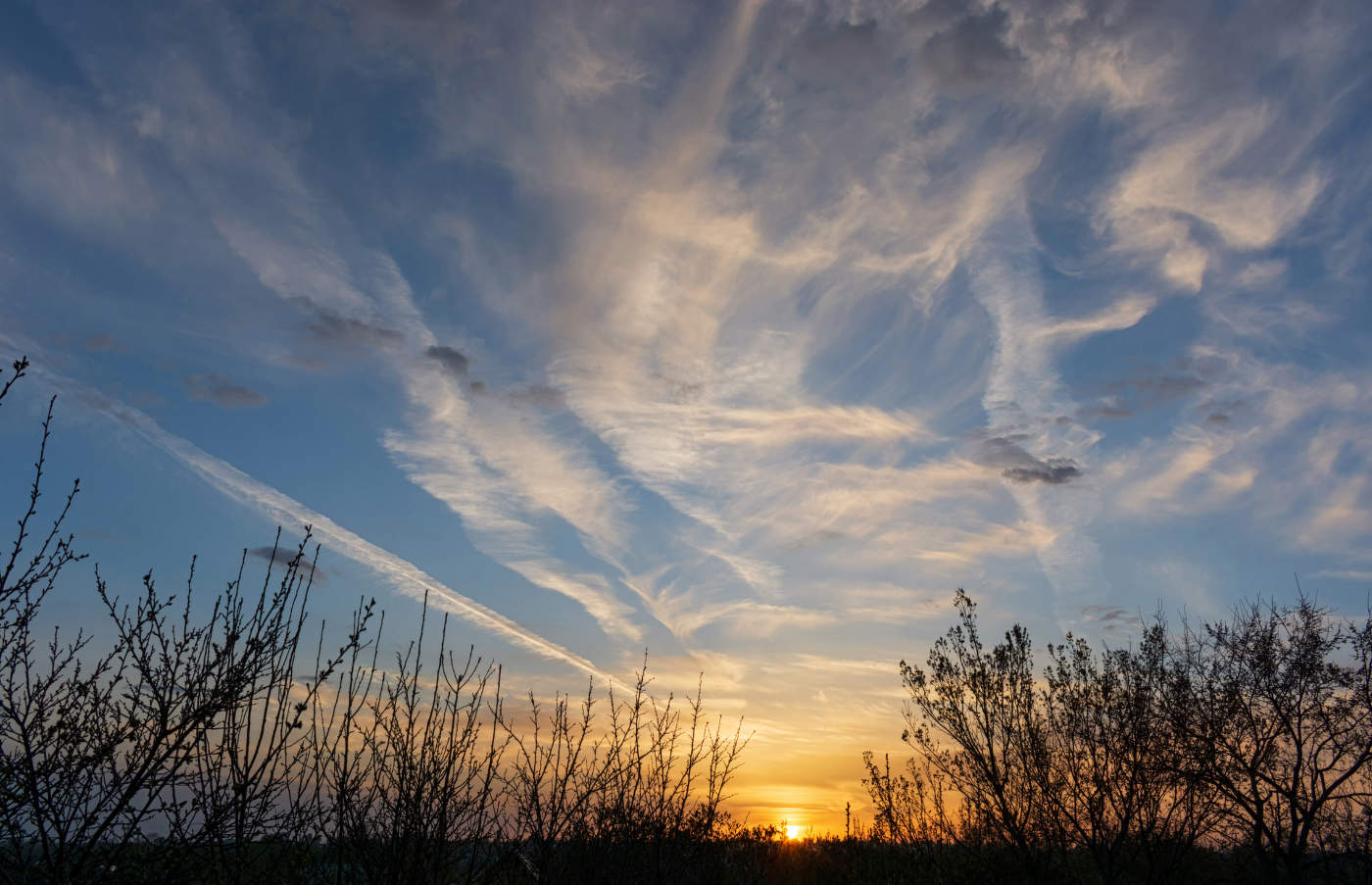 *Небес апрельских акварель.**