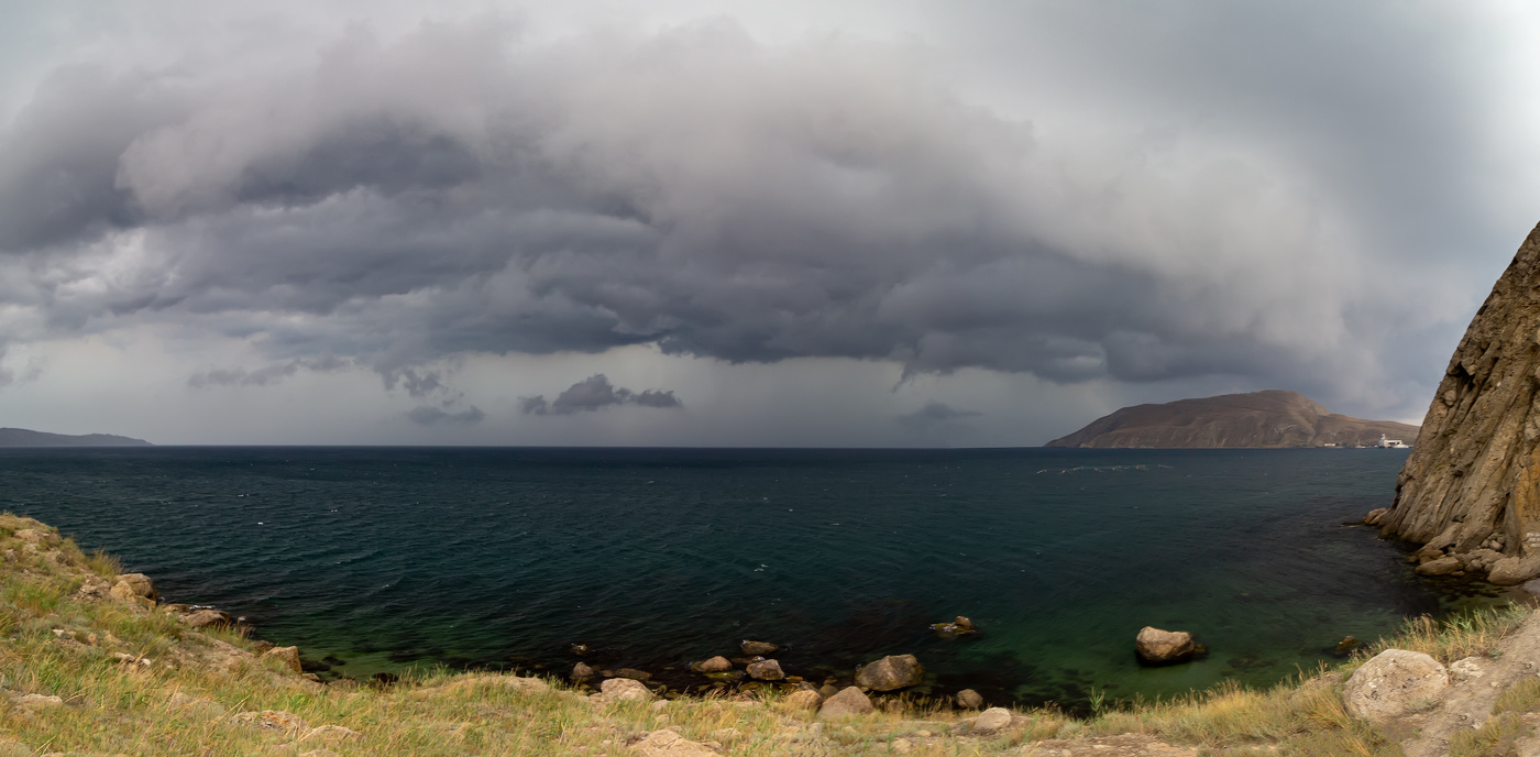 Под небесным покрывалом...