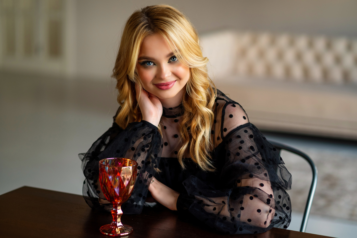 Добрая девушка