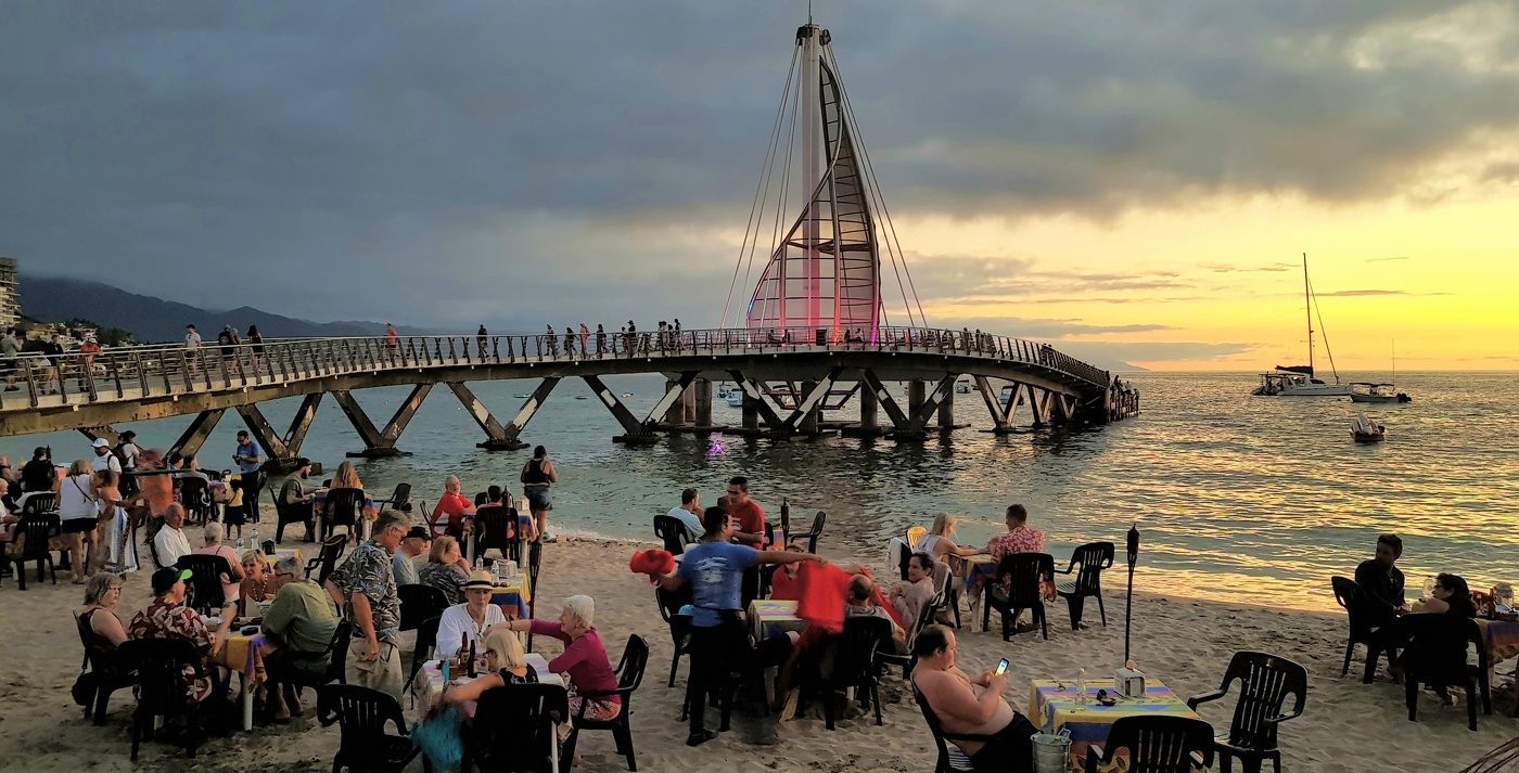 Теплый вечер на море...