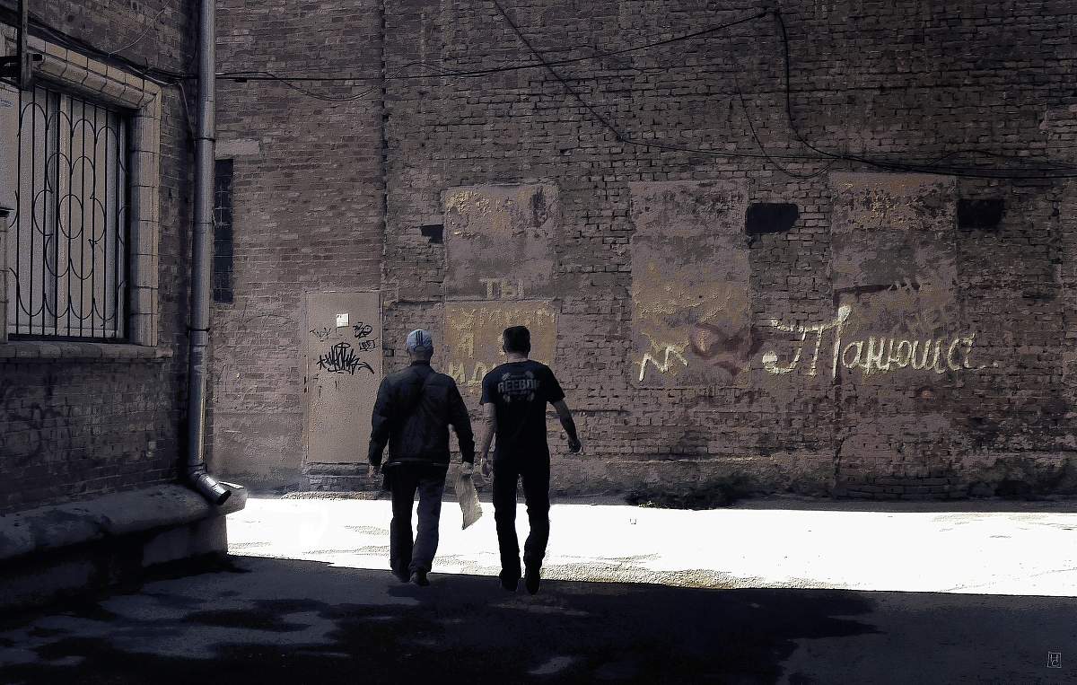 Танюши дома не было