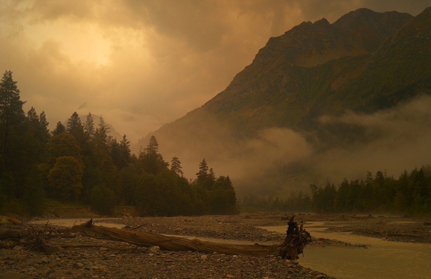 Рассвет в горах