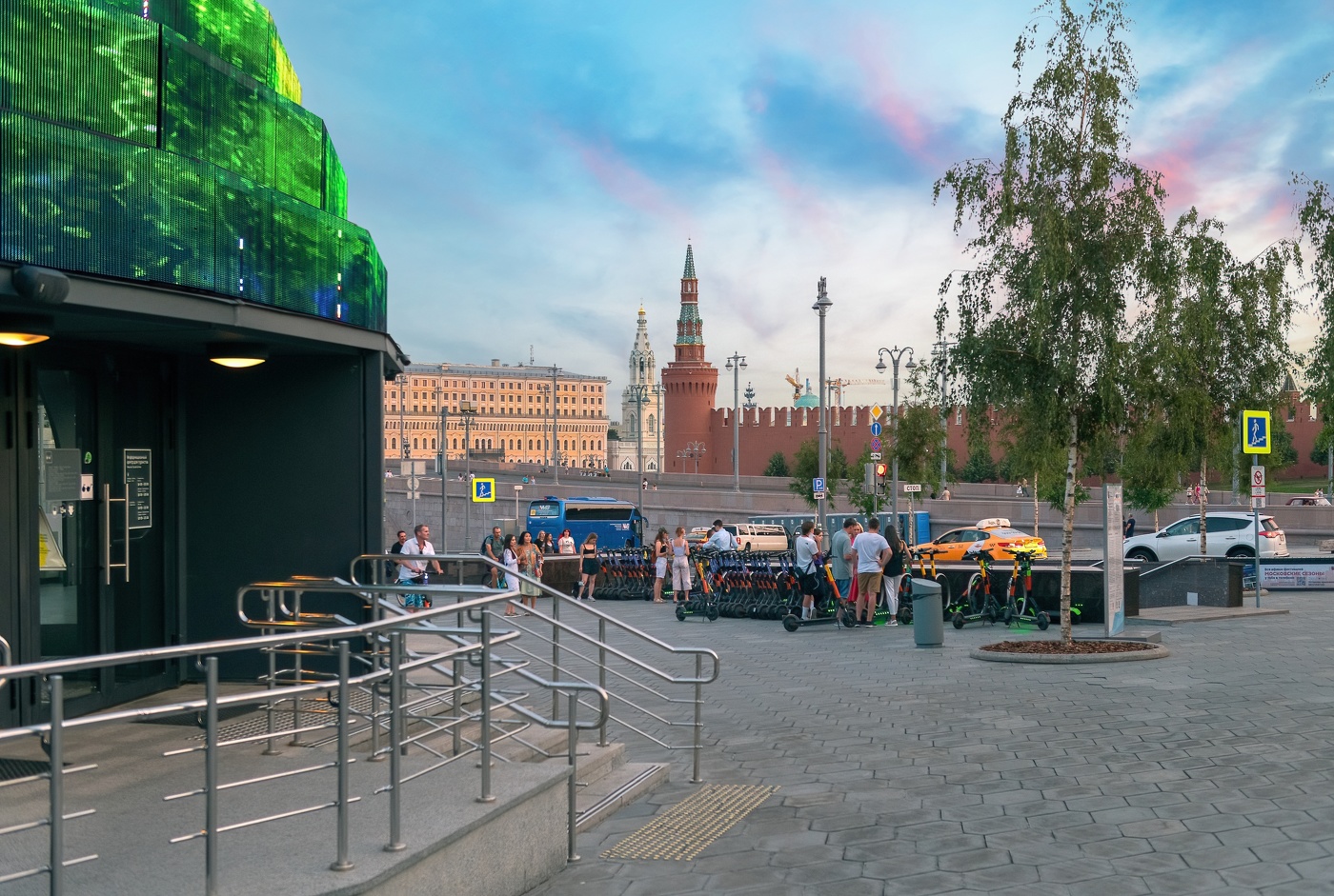 Возле Красной площади