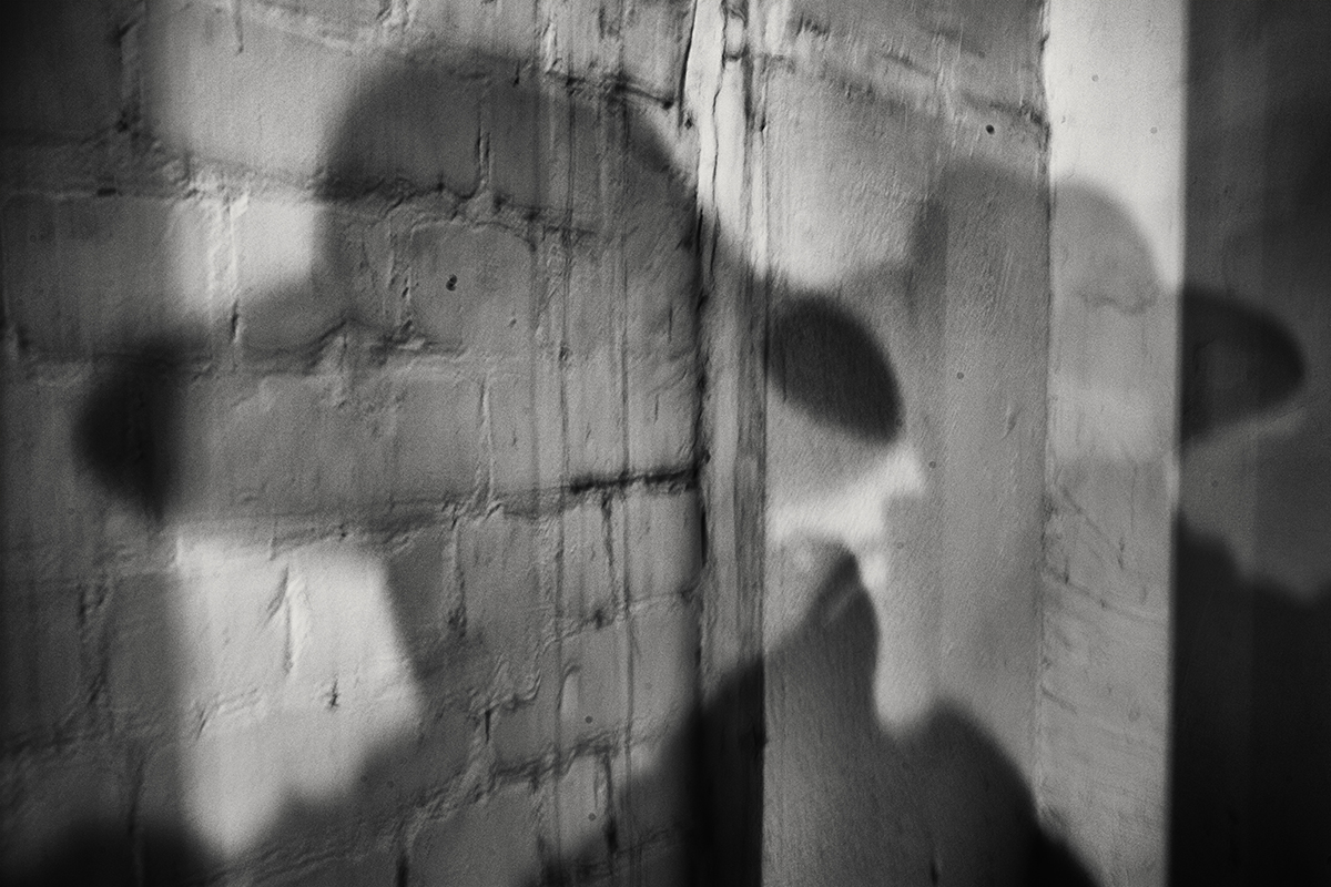 Жили были тени