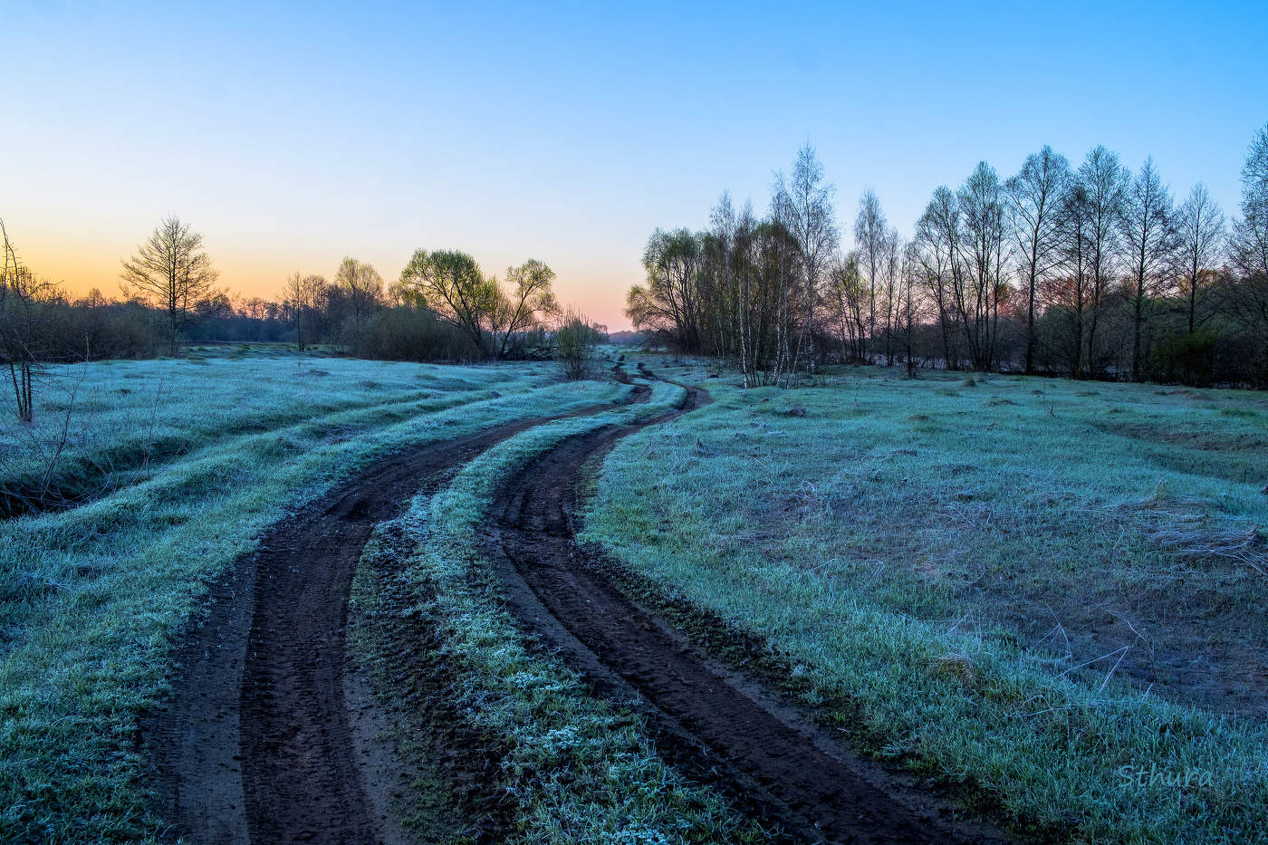 Весна. Утро.