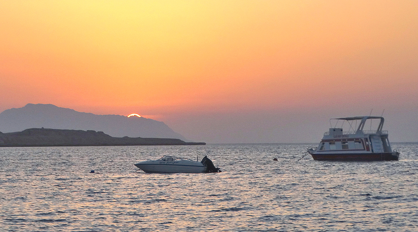 Восход на море