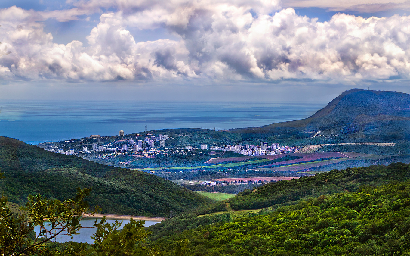 Алушта в тени