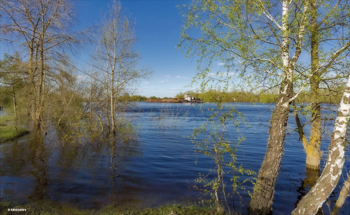 Весна на реке.