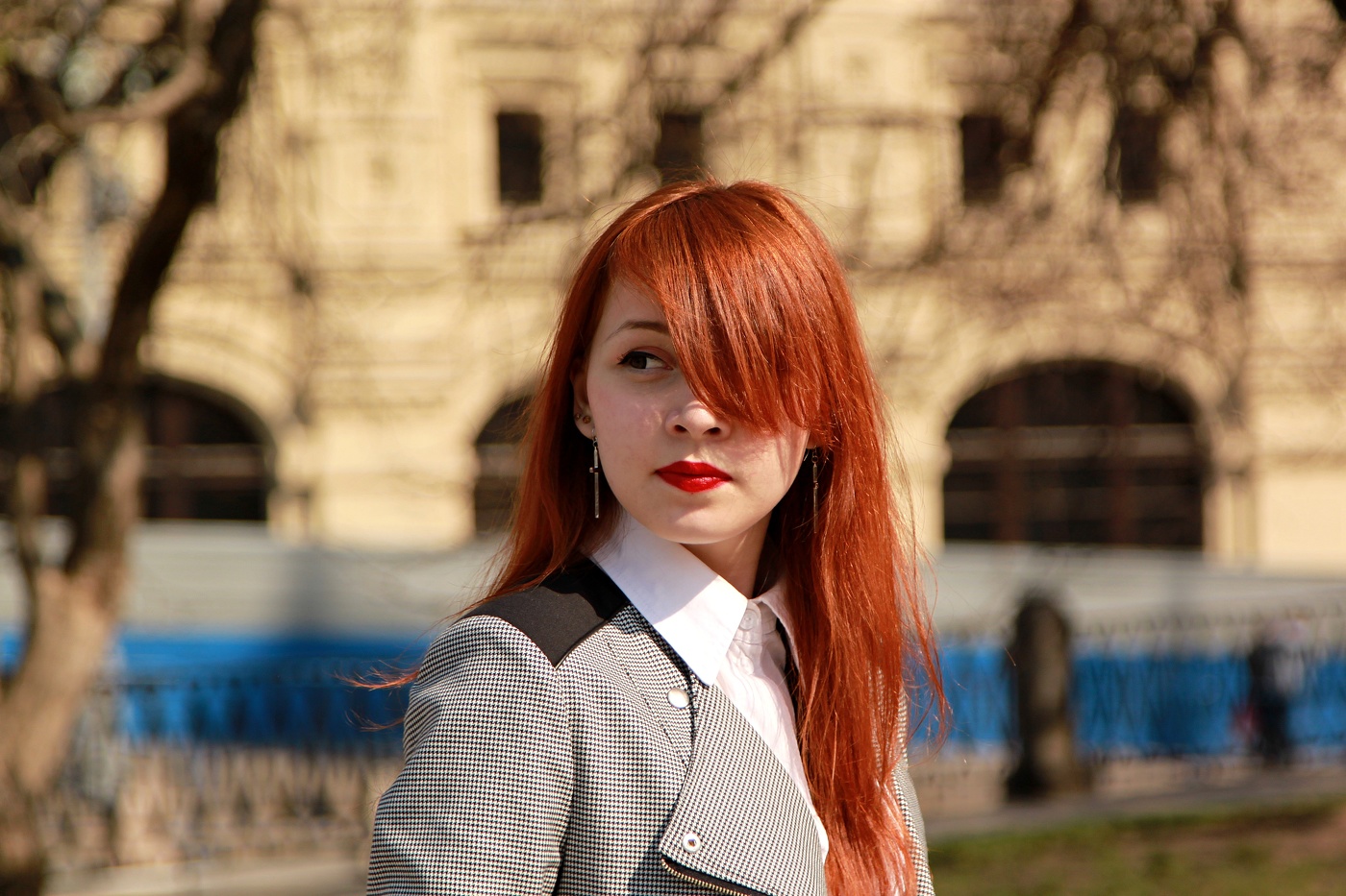 Портрет прохожей