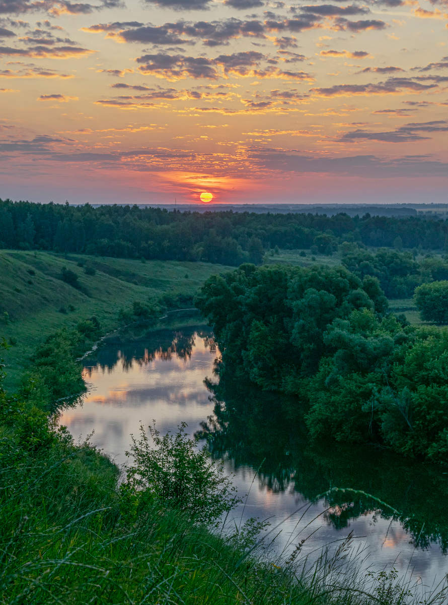 июльский жаркий восход