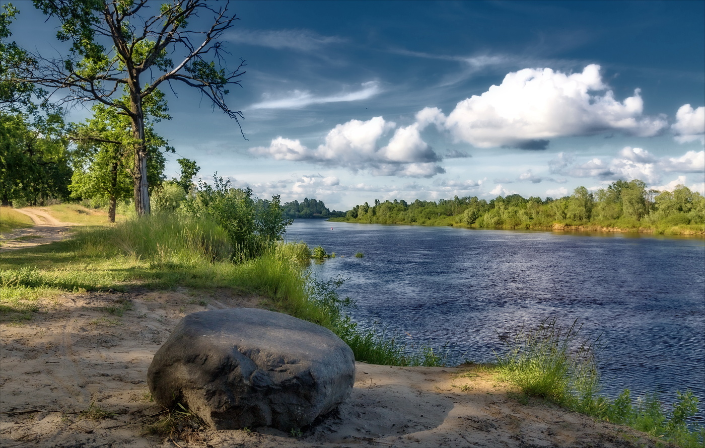 Высоки берега у глубокой реки...