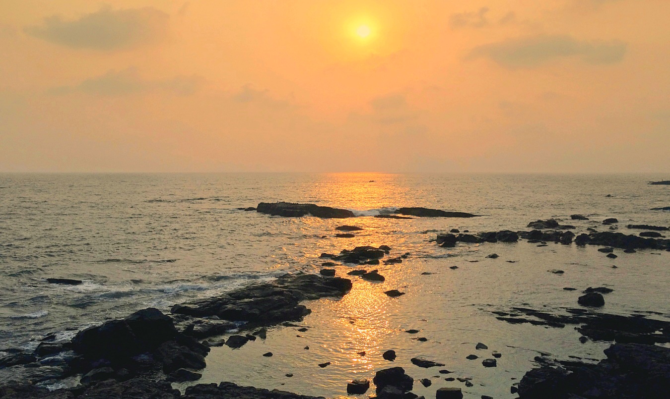 Тёплый вечер на море