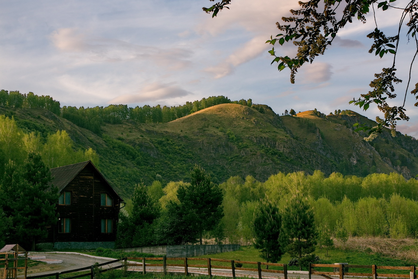 *Майским вечером.**