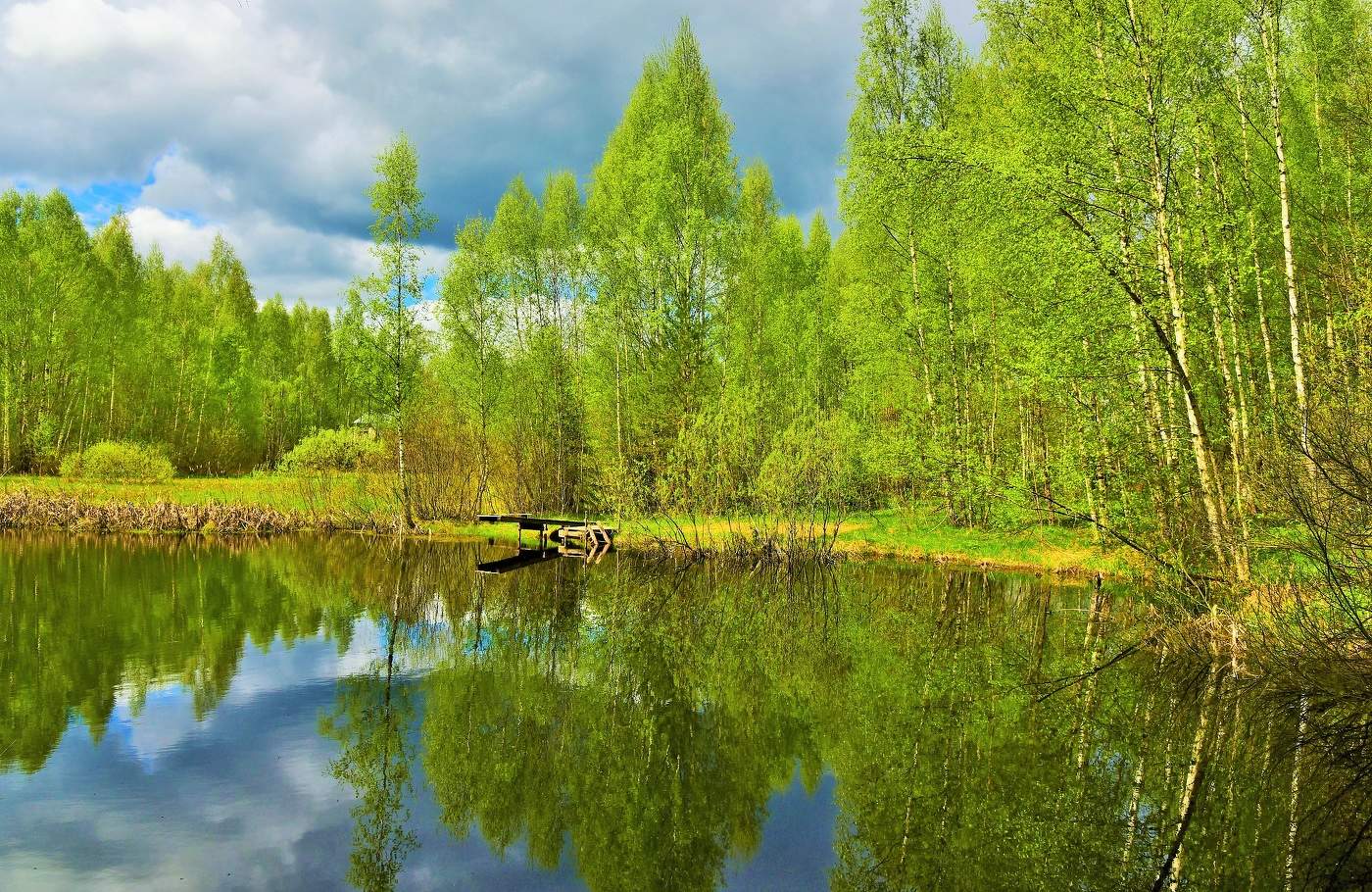 Безветренный майский день ...