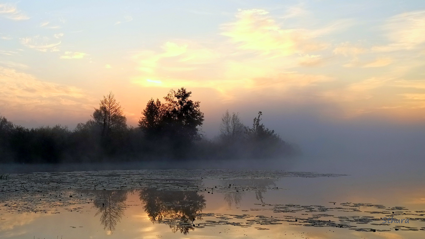 На рассвете.