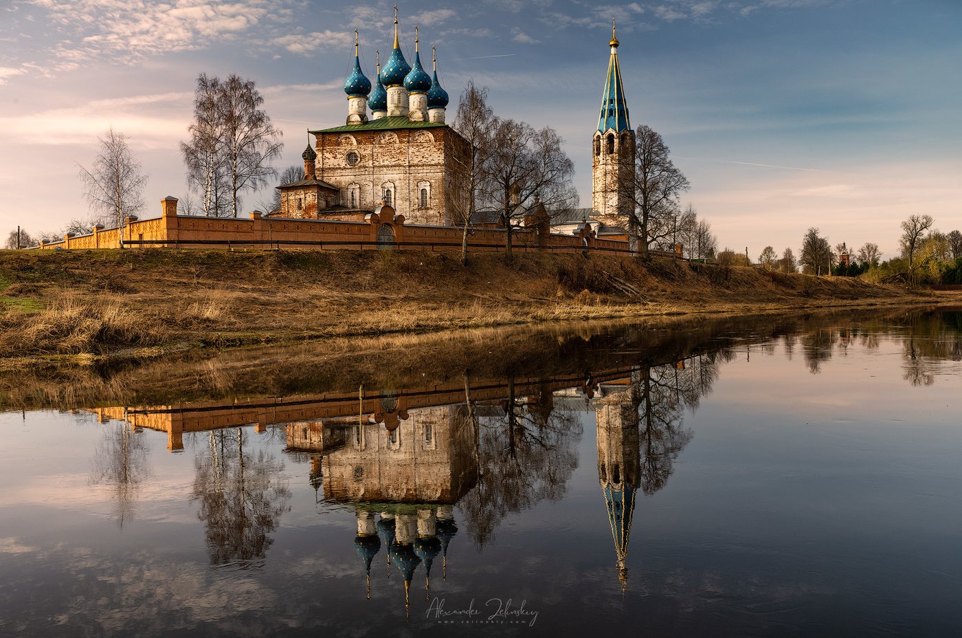 Вид на Благовещенскую церковь