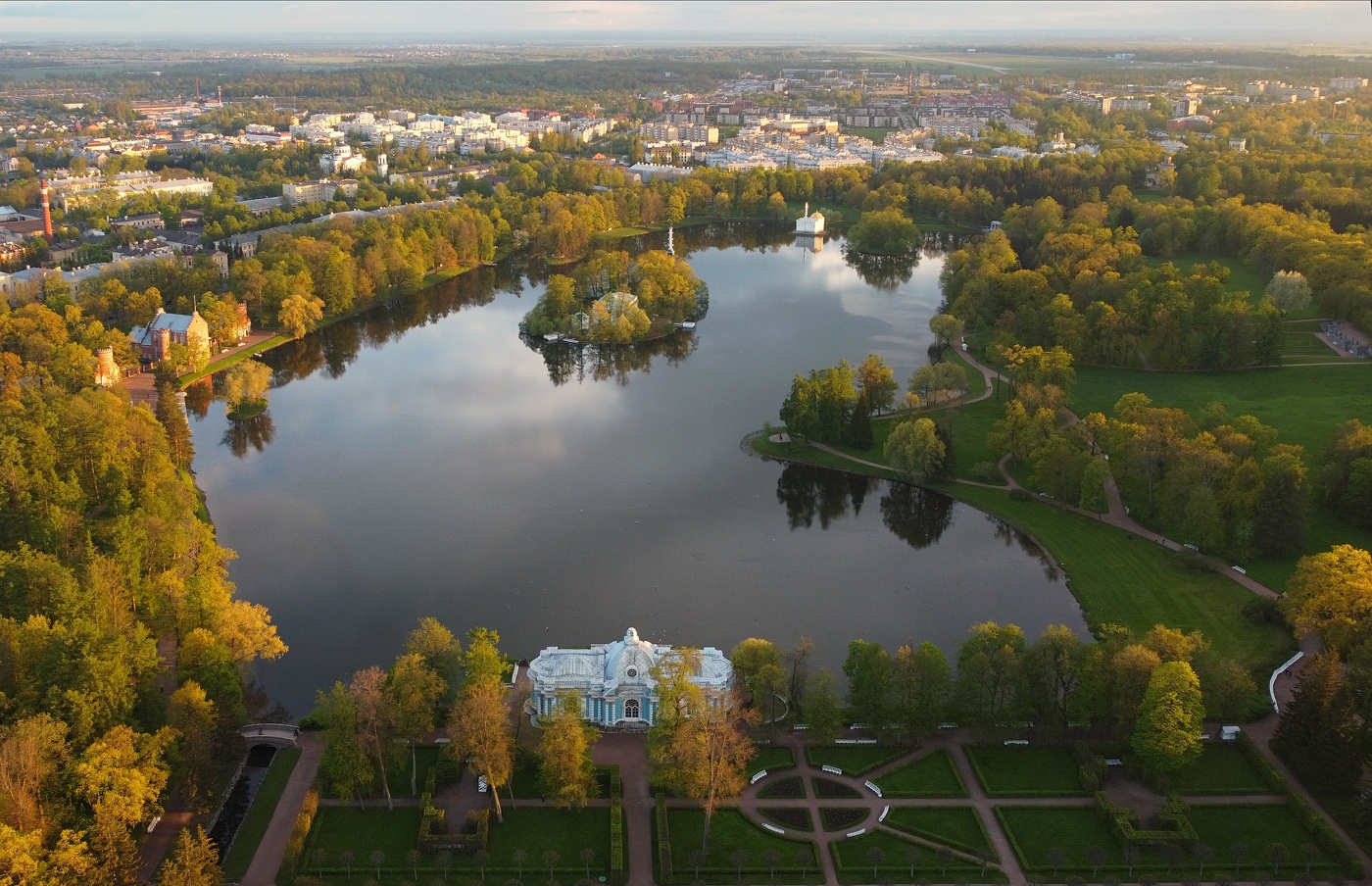 Теплый вечер в мае