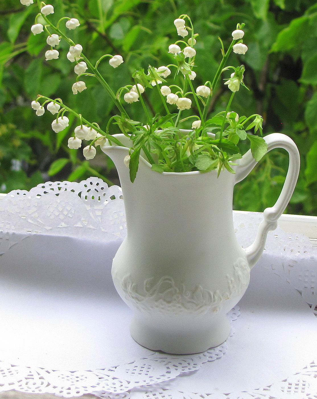 Натюрморт с ландышами!