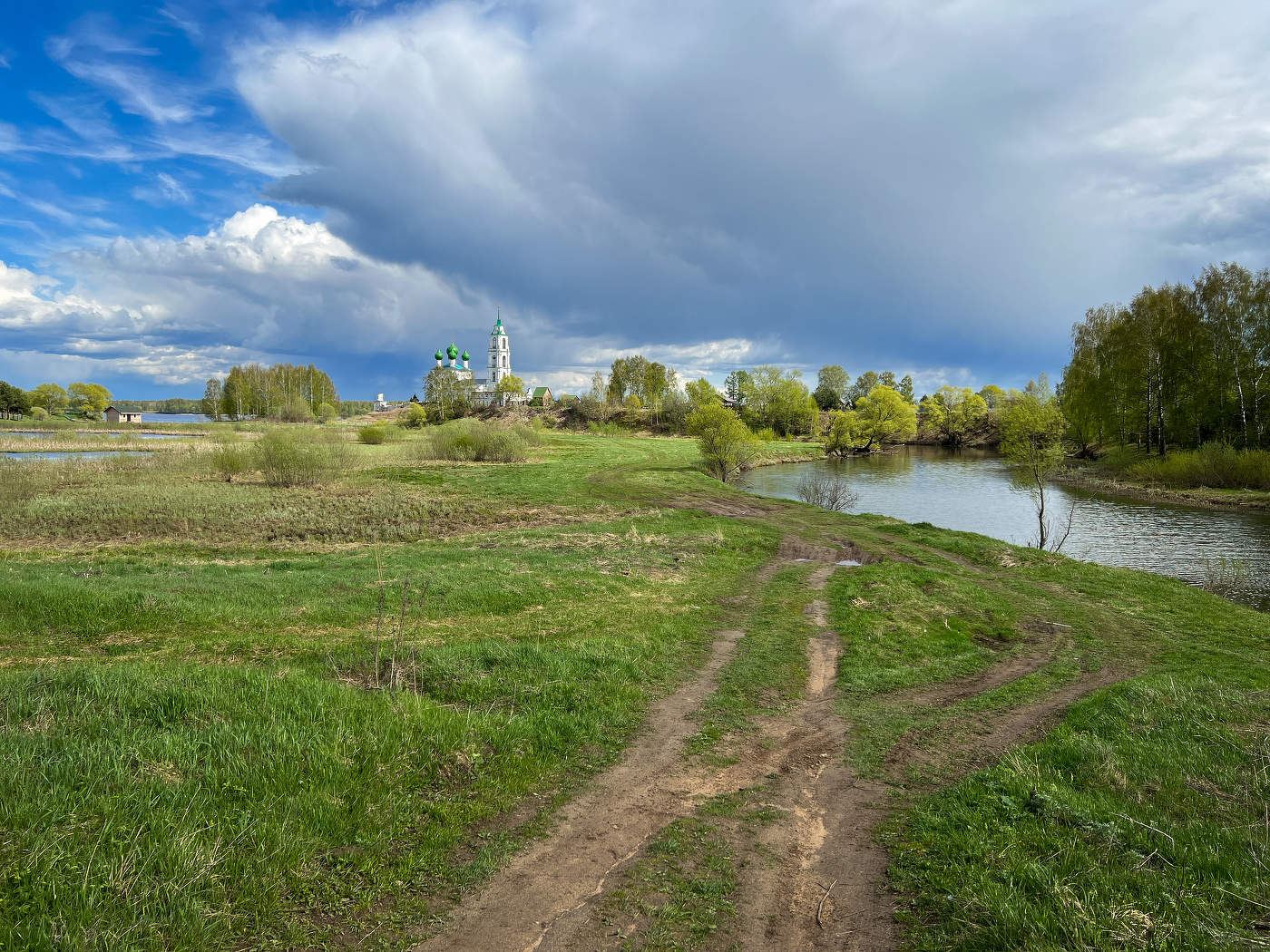Майский пейзаж