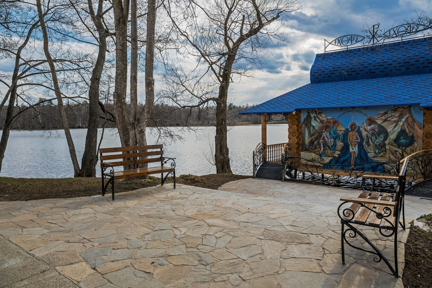 На берегу Раифского озера