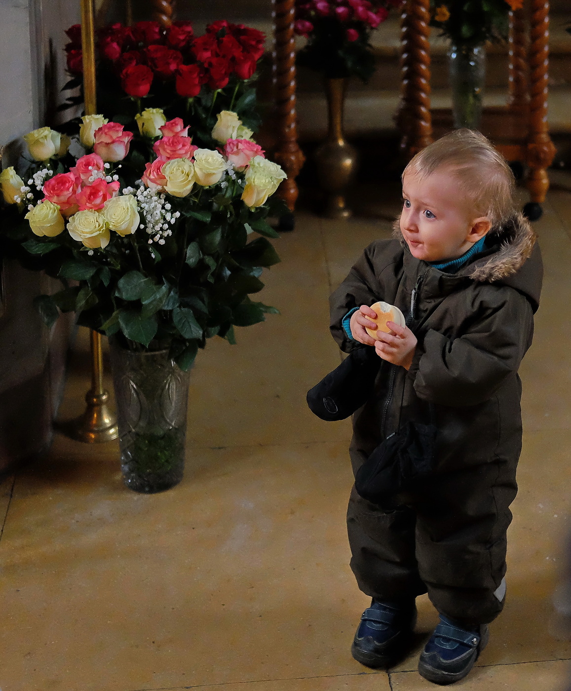 Дети в церкви.