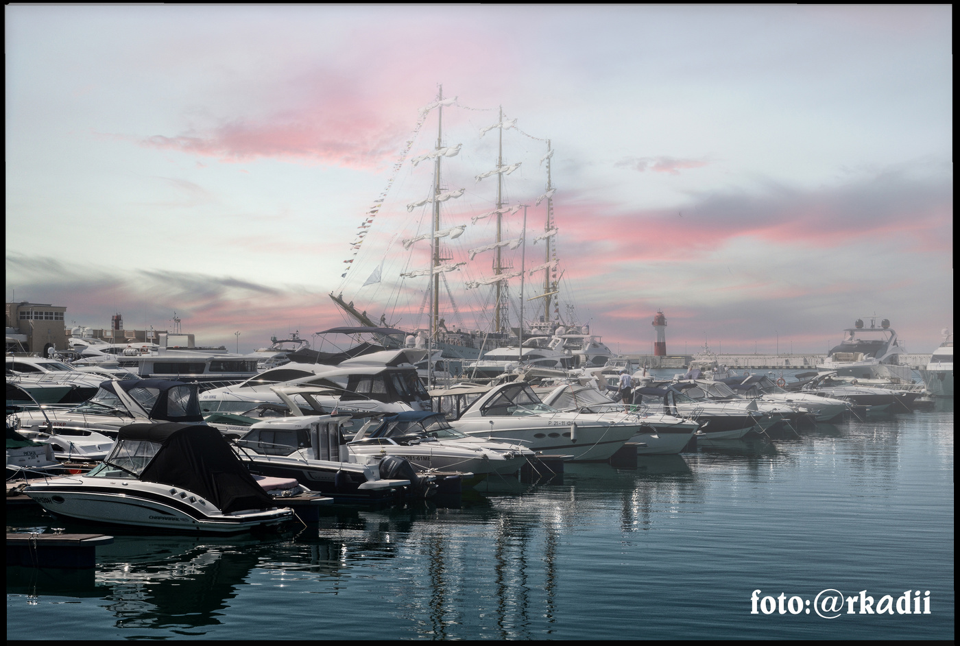 Корабль-призрак.