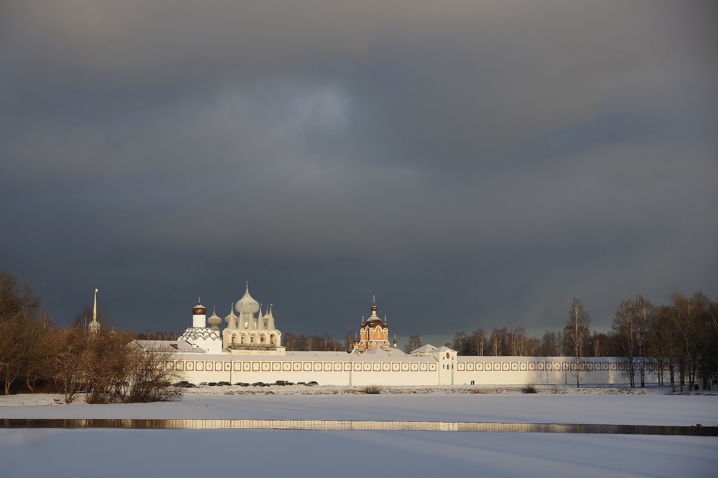 Тихвинский Богородичный Успенский мужской монастырь