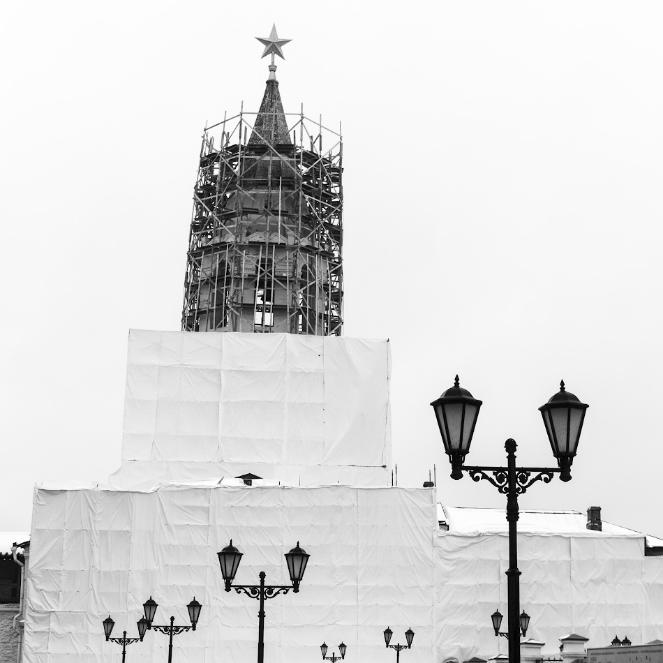 нащупывая пустоту