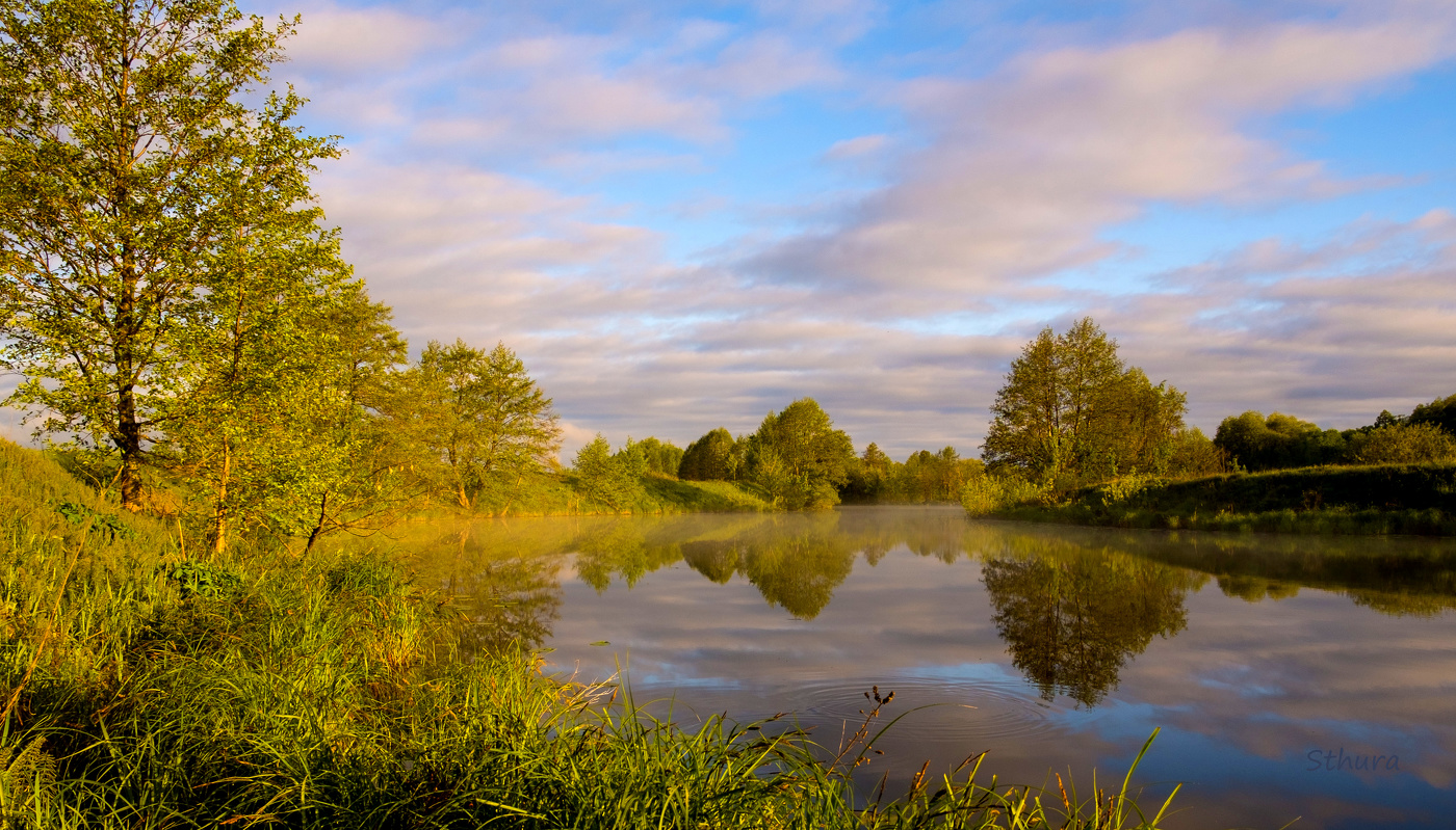 Облака над озером.