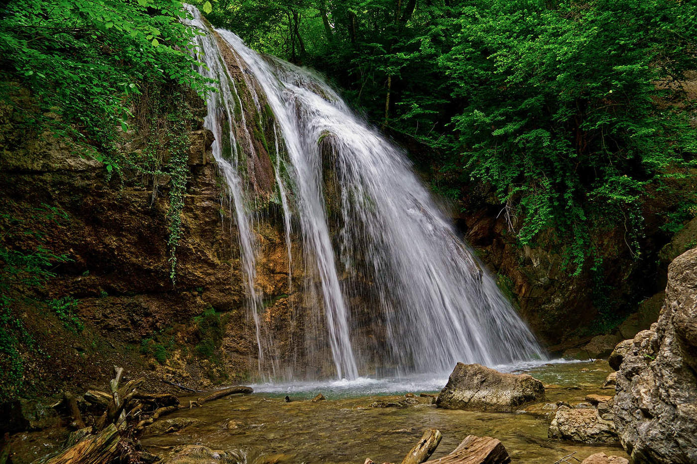 Водопад Джур-Джур