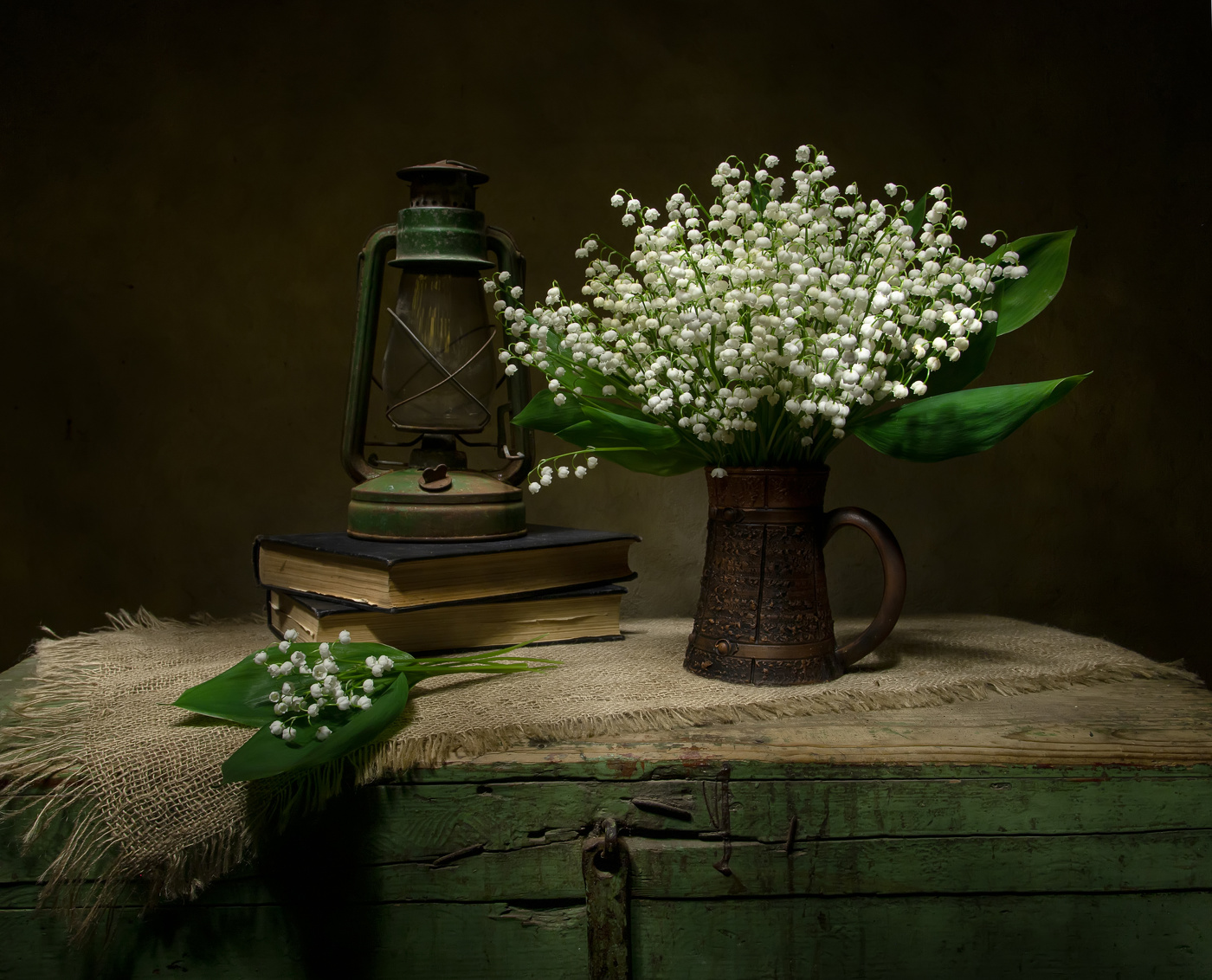 На старом сундуке...