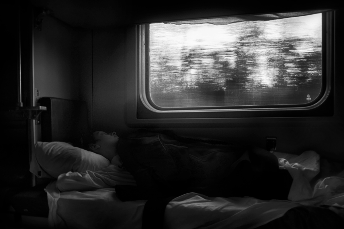 Под стук колес