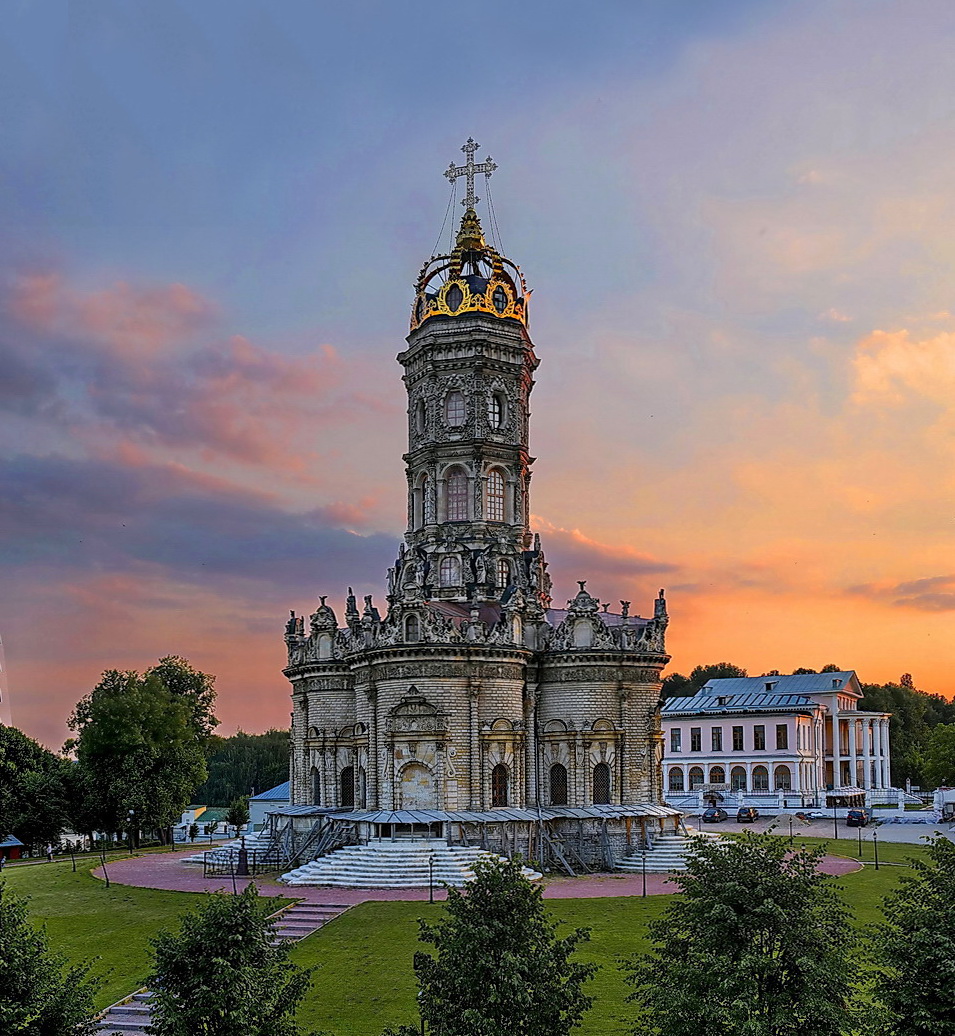 Знаменская церковь в усадьбе Дубровицы
