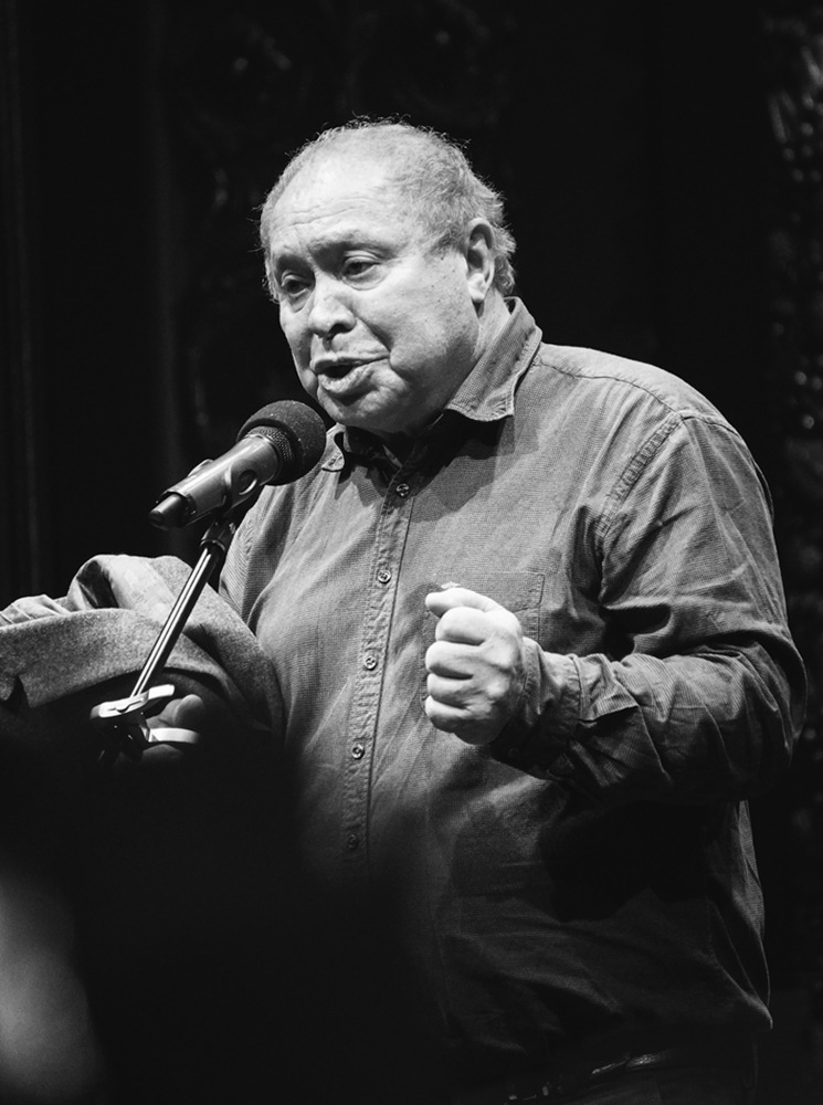 "Бери шинель, пошли домой..."