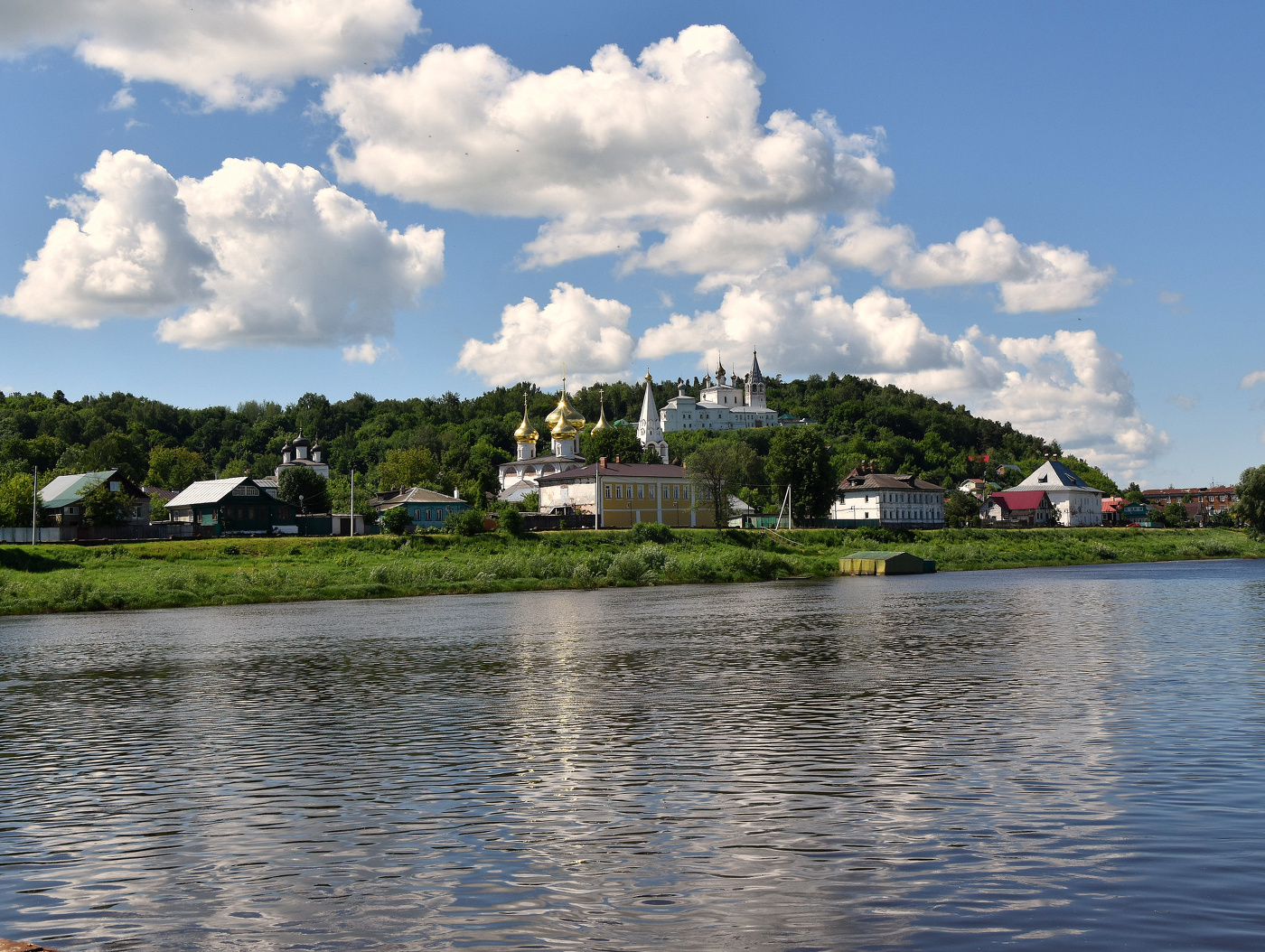 Как на речке Клязьме облака купались