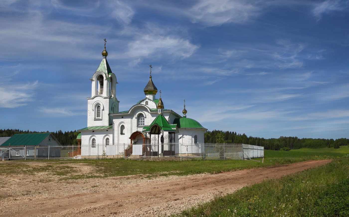 Храм в деревне.
