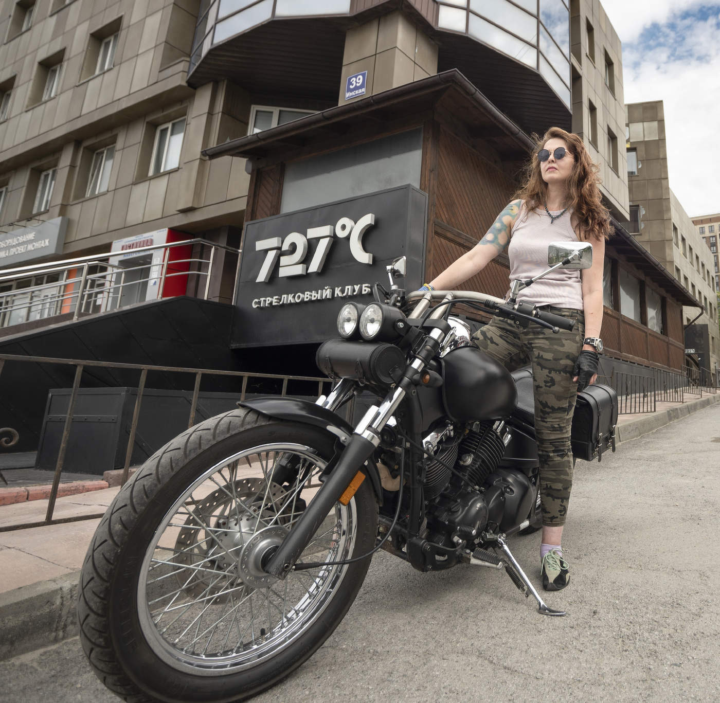 горячие, летние, её