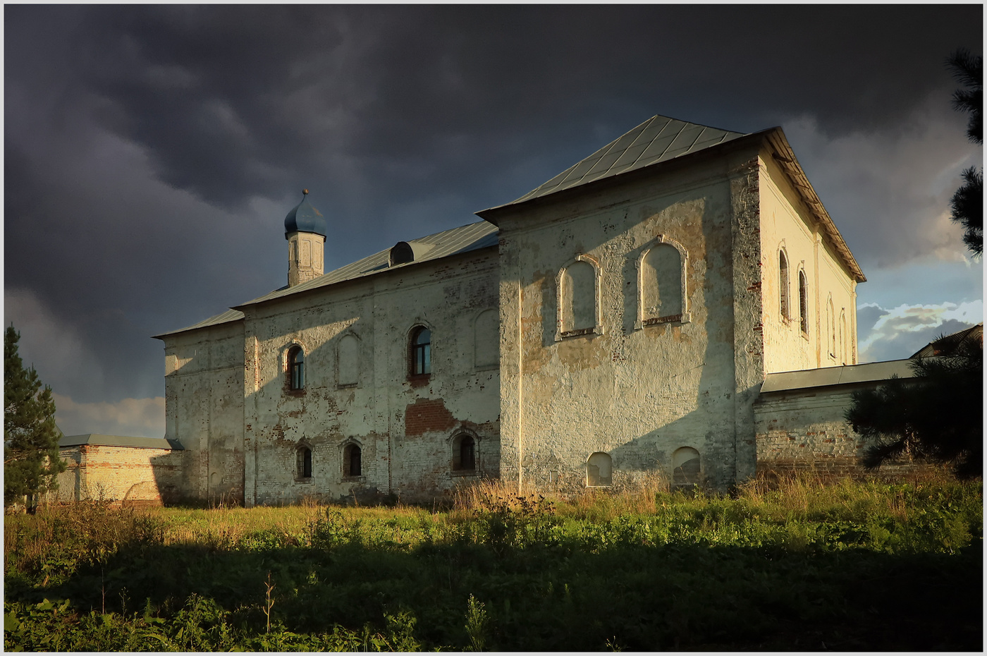 Лужский монастырь