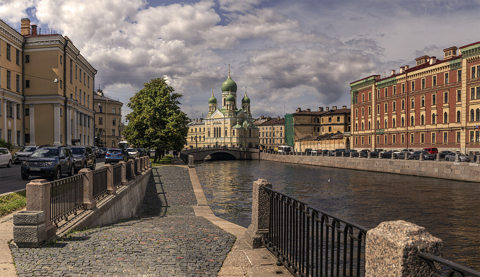 Набережная Грибоедова...